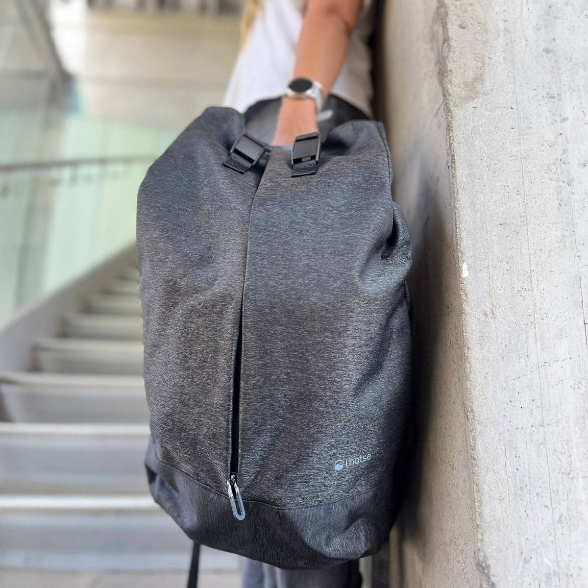 Mochila antirrobo gris oscuro MA147, Lhotse