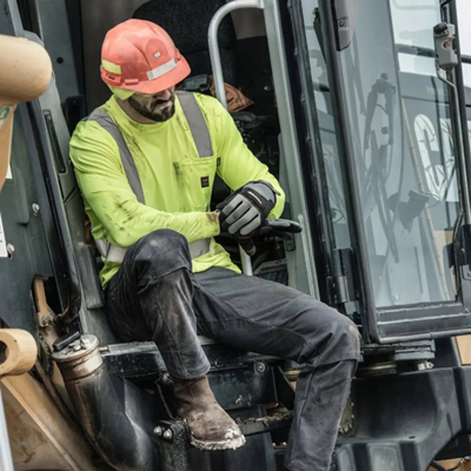 Protección Solar en el Trabajo: La Importancia de Usar Ropa con Control UV en Chile - Anditek