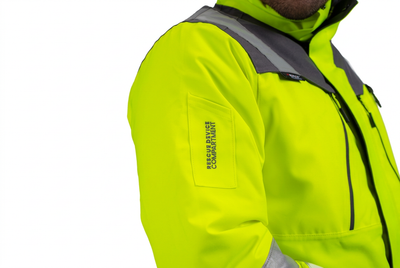 Conjunto Orbital Peregrin hombre amarillo flúor impermeable, sobre fondo blanco