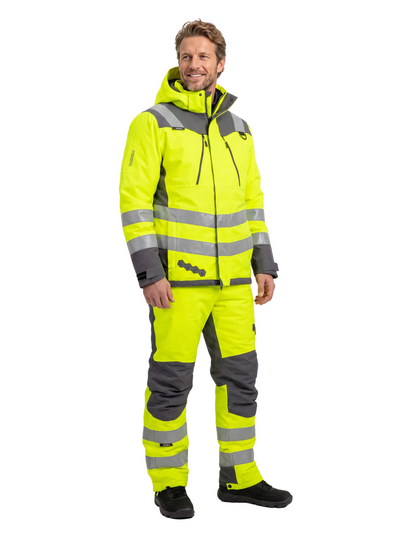 Conjunto Orbital Peregrin hombre amarillo flúor, vista tres cuartos sobre fondo blanco