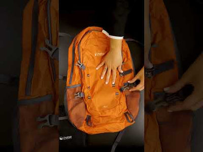 Mochila plegable 25L guardada en su bolsillo